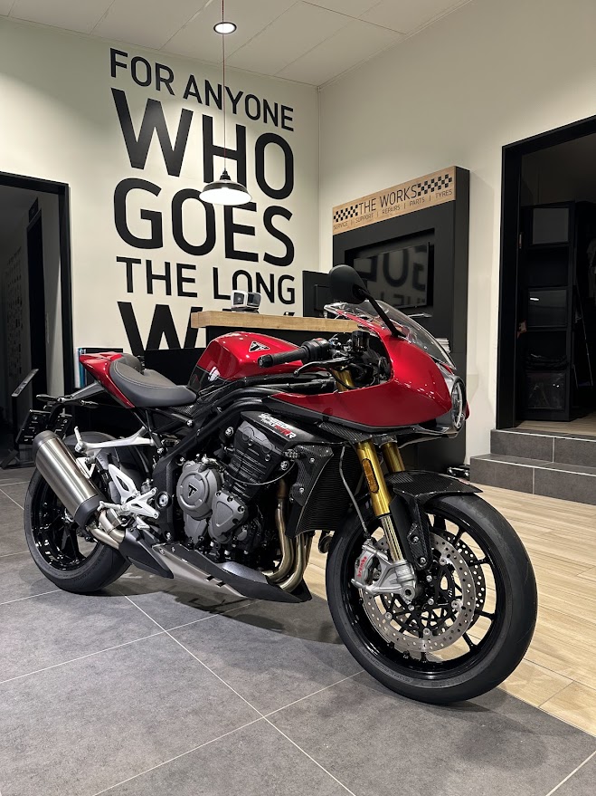 Triumph Speed Triple 1200 RR démobike